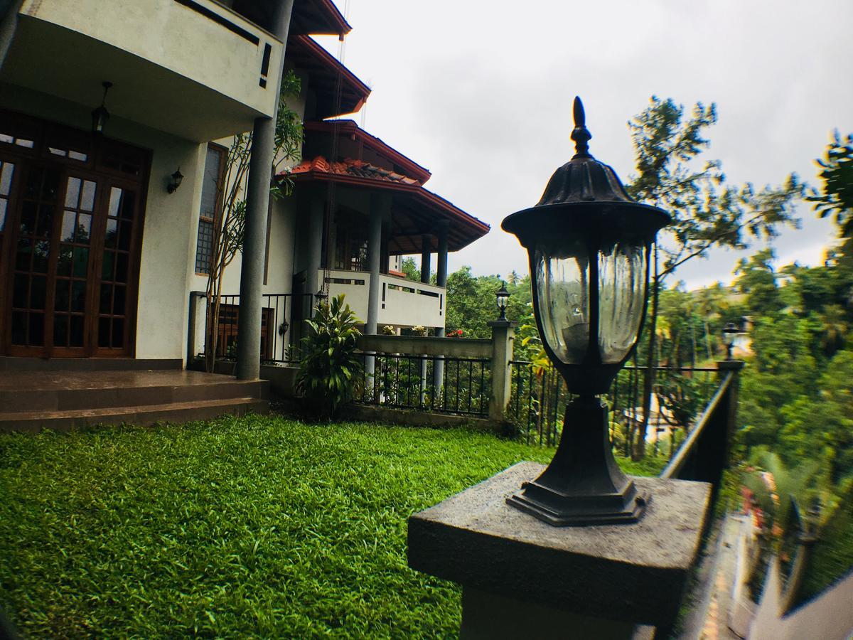 Villa Familia Kandy Exterior foto